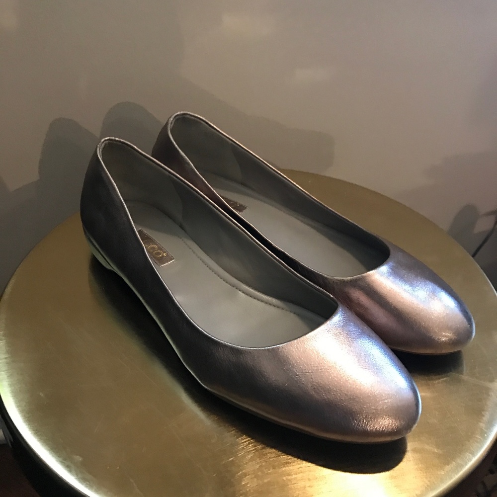 Ecco Gold Flats - Size 11